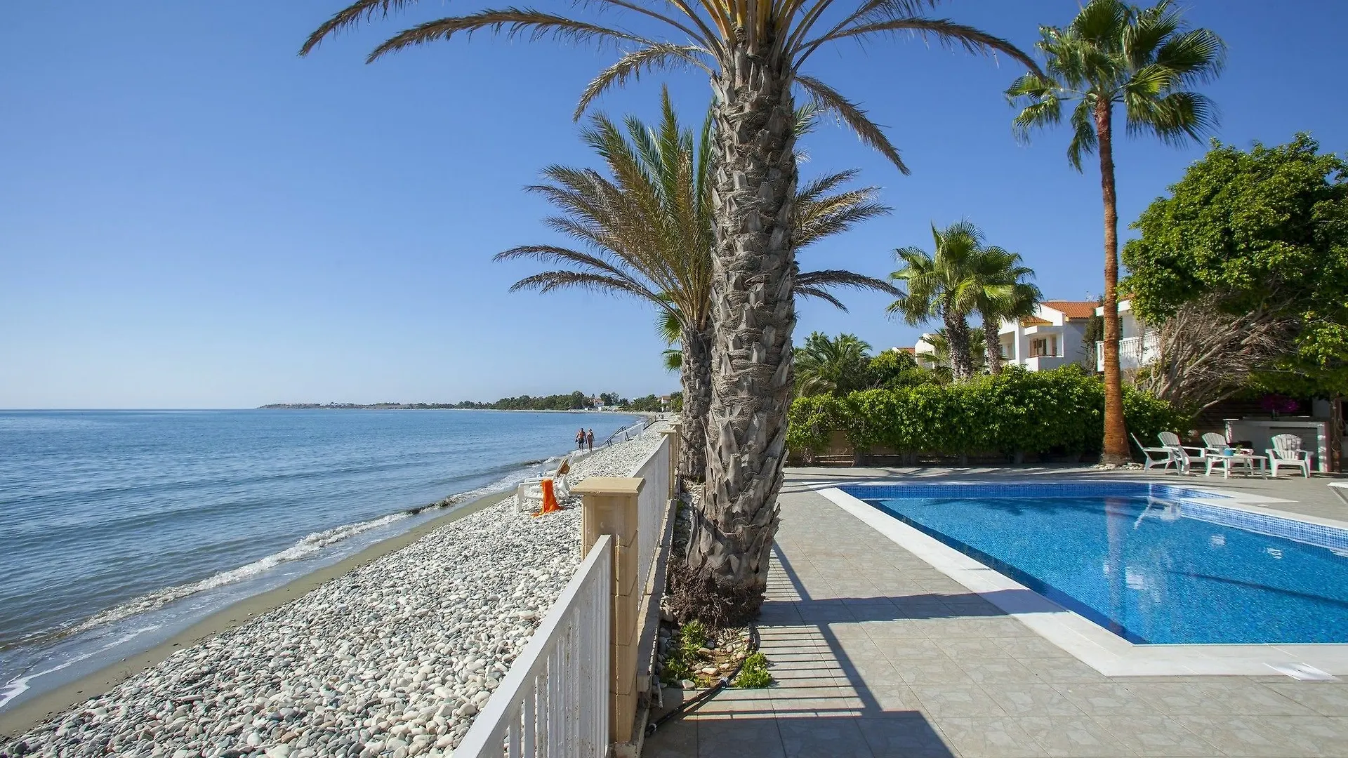 Sunset Beachfront Villa Meneou Larnaca