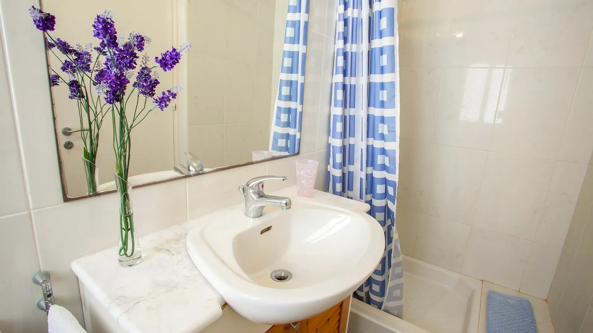 Sunset Beachfront Villa Meneou Larnaca