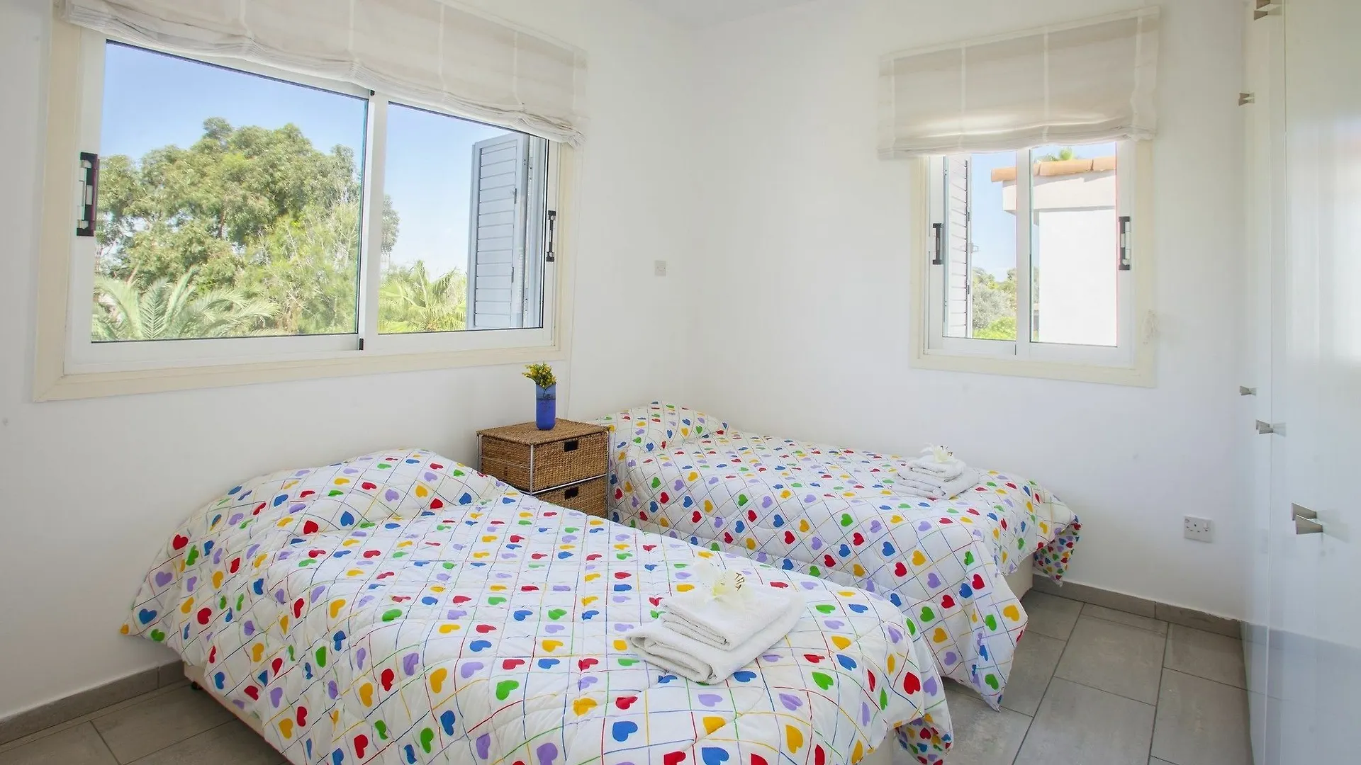 Sunset Beachfront Villa Meneou Larnaca