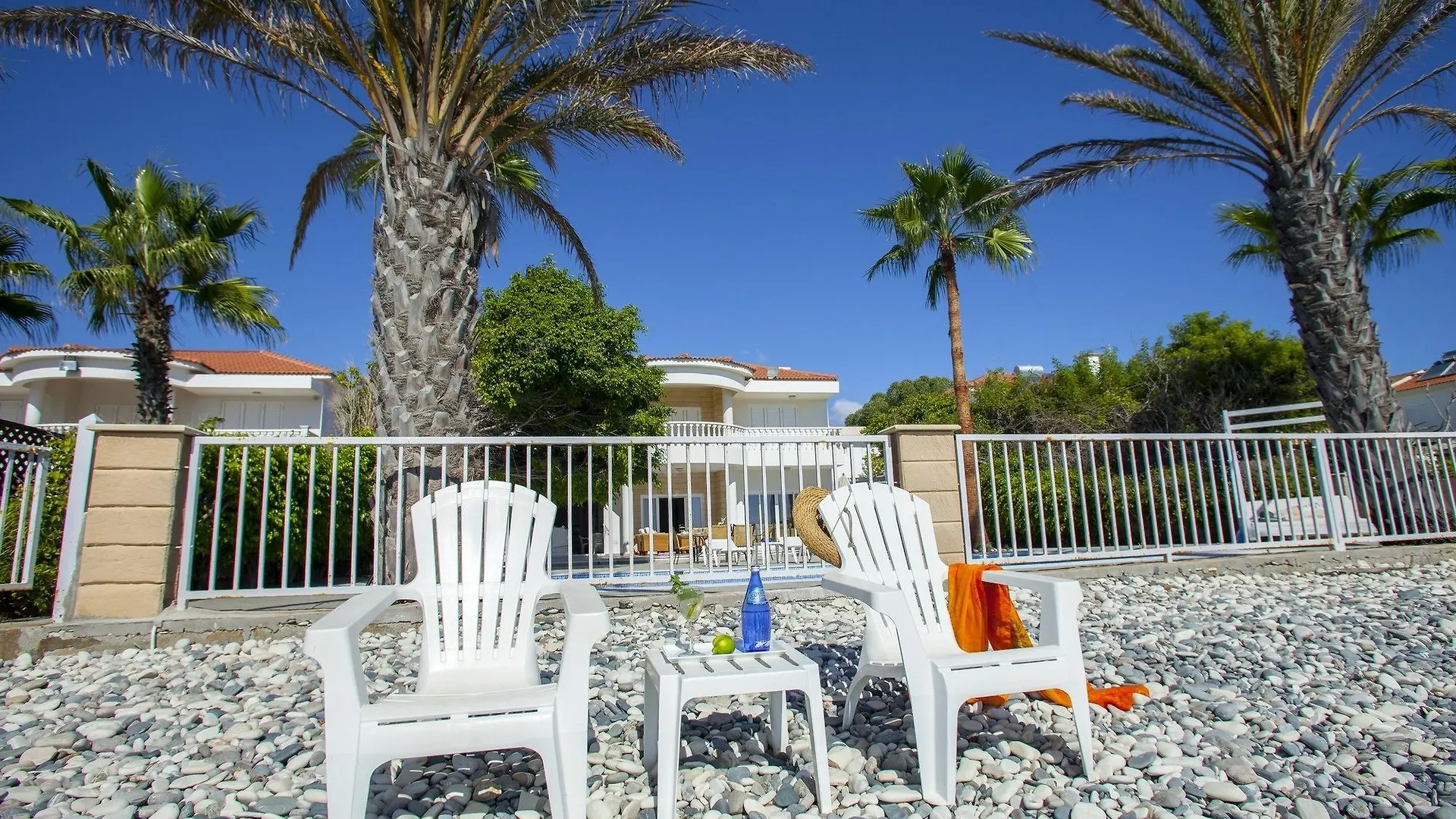 Sunset Beachfront Villa Meneou Larnaca