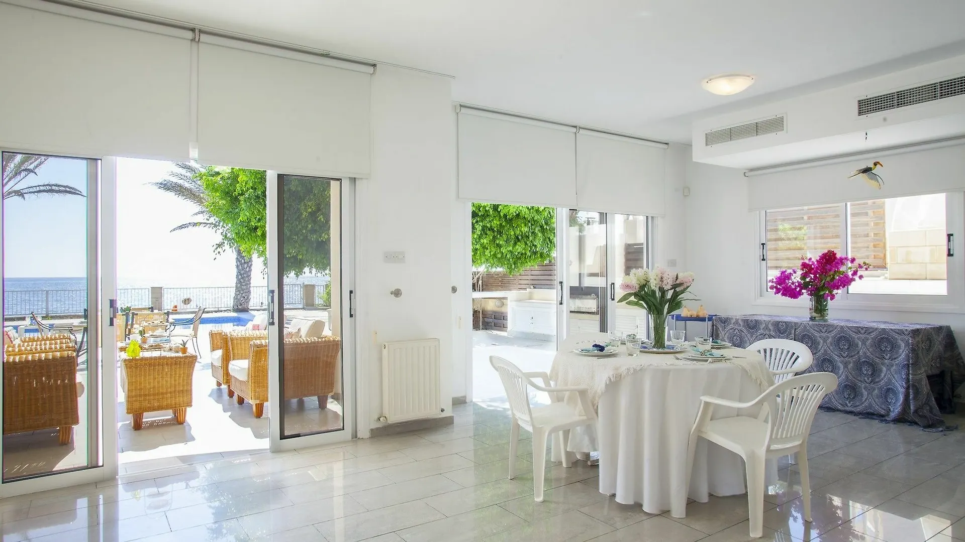 Sunset Beachfront Villa Meneou Larnaca