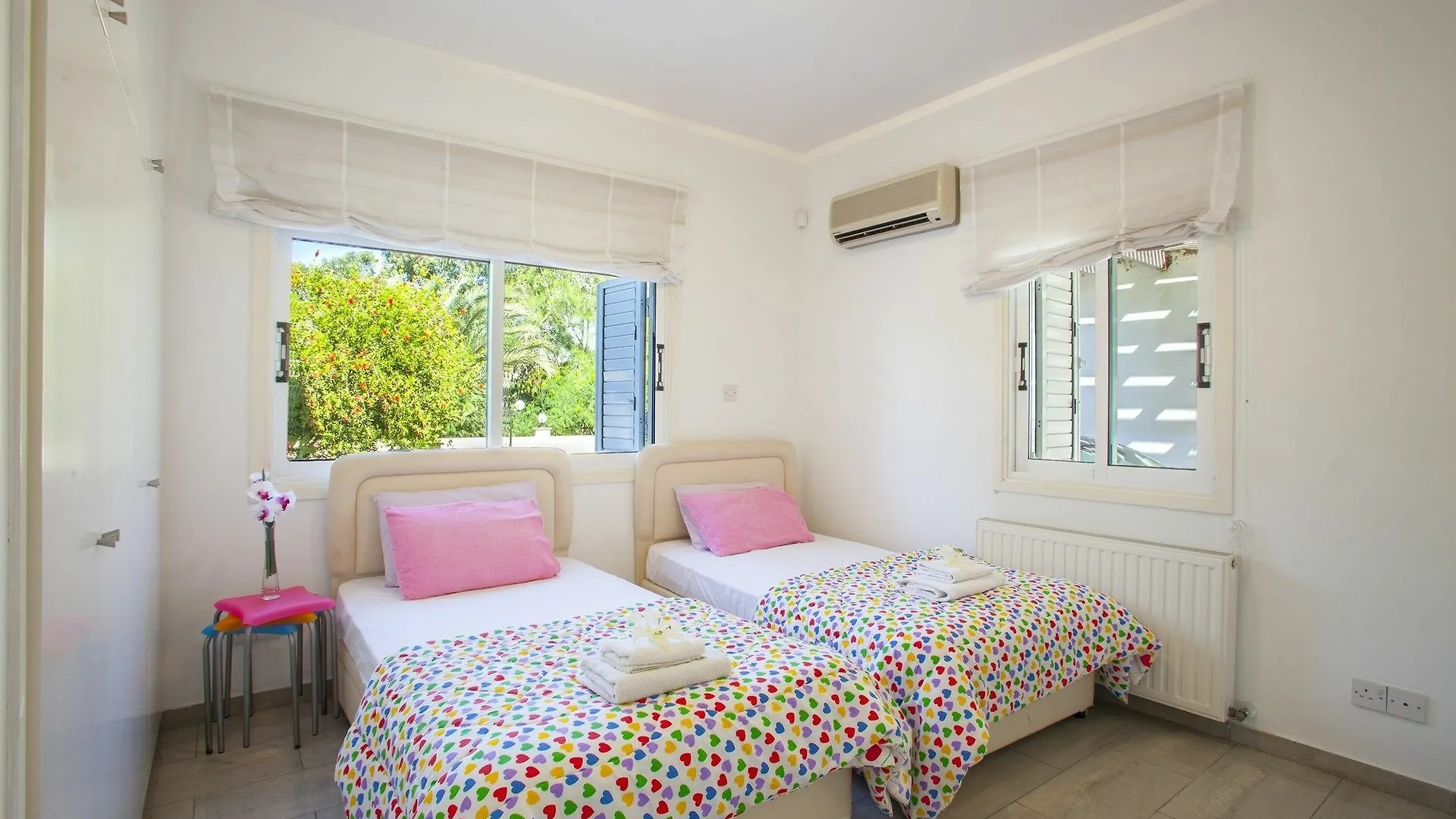Sunset Beachfront Villa Meneou Larnaca