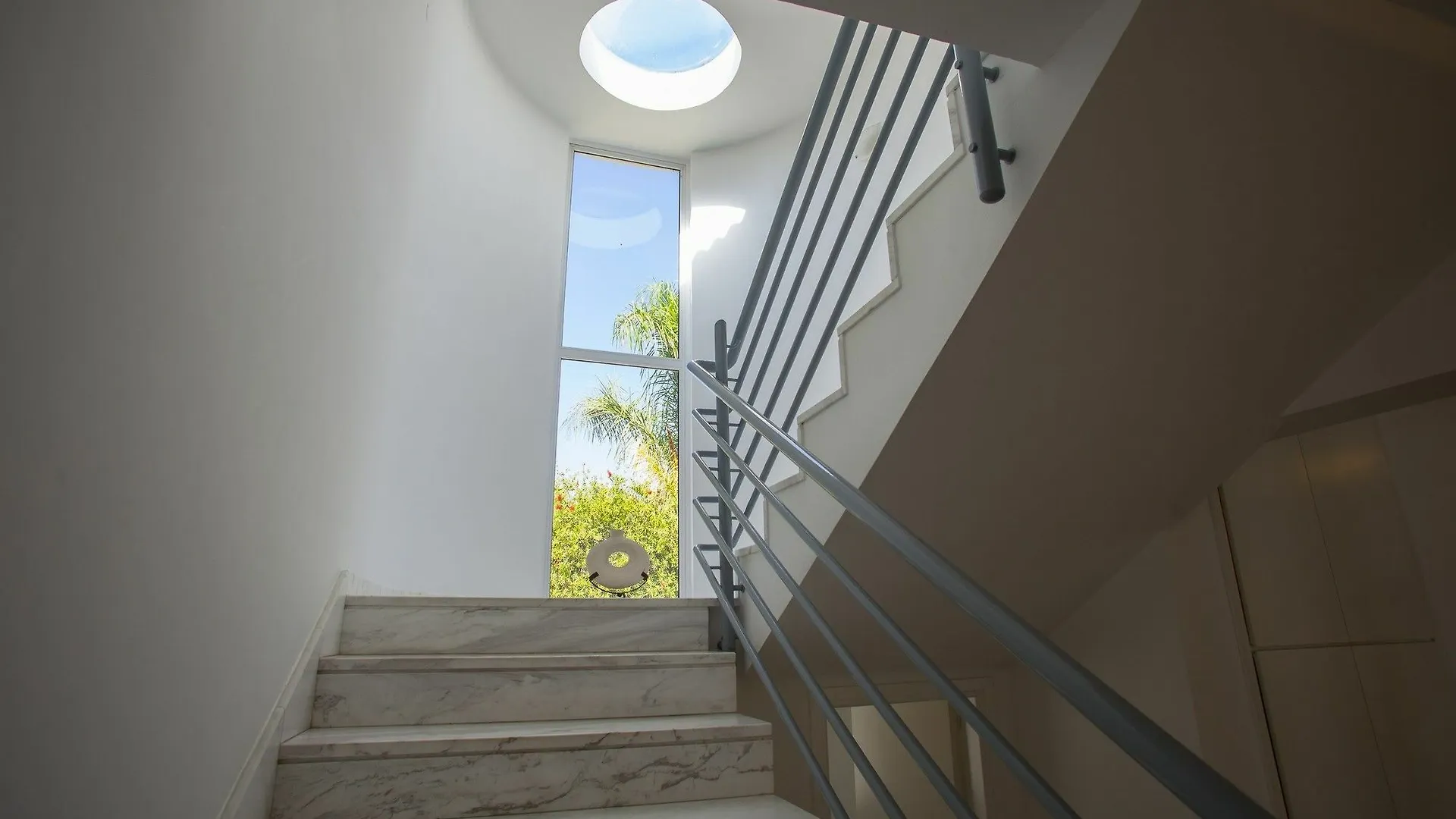 Sunset Beachfront Villa Meneou Larnaca