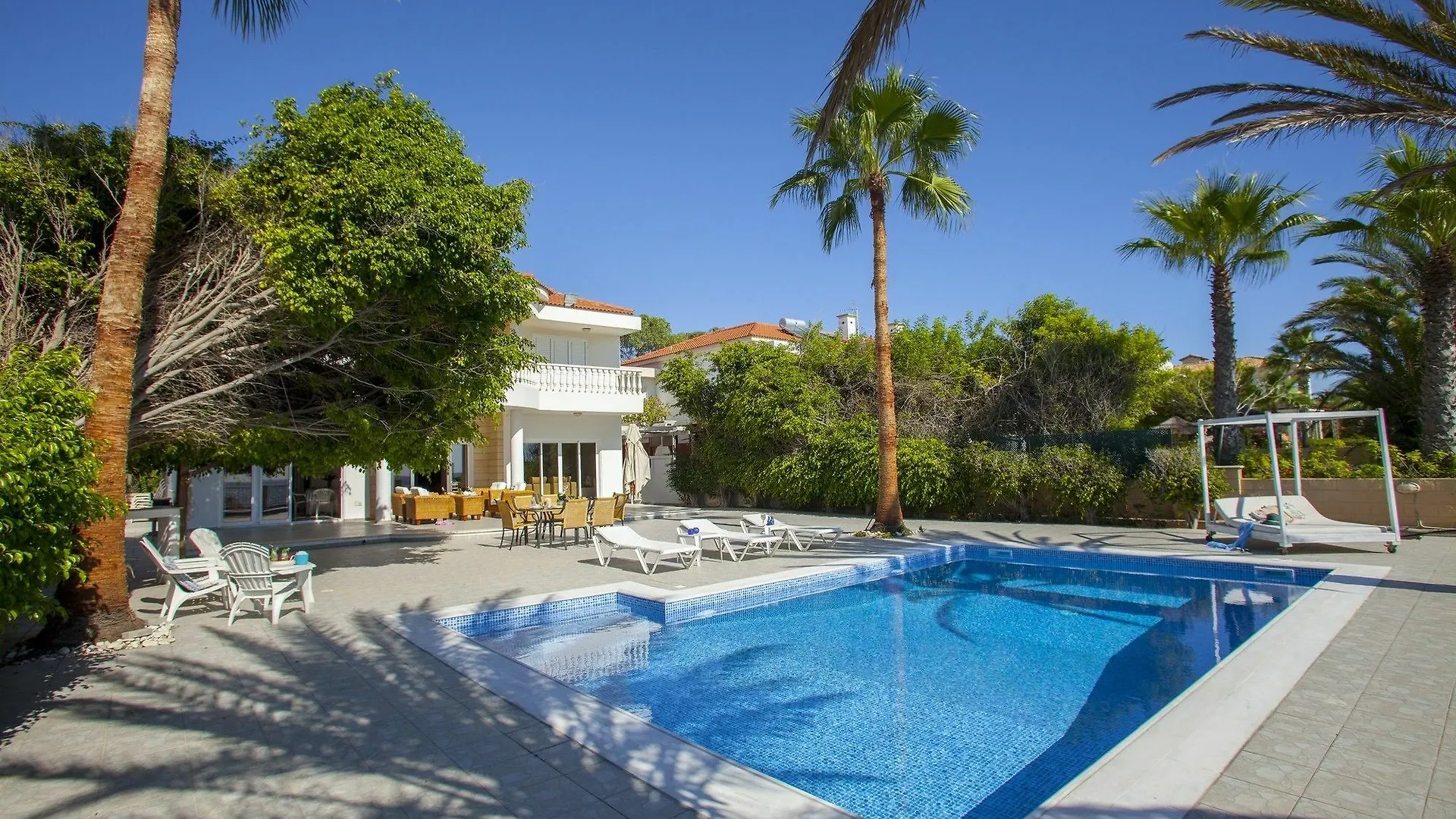 Sunset Beachfront Villa Meneou Larnaca